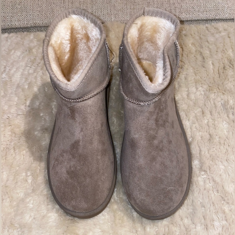 Women's Taupe Winter Boots